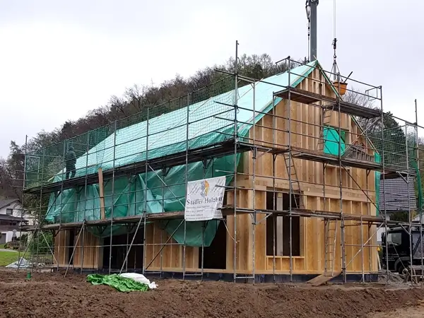EIn neues Holzhaus wird gebaut